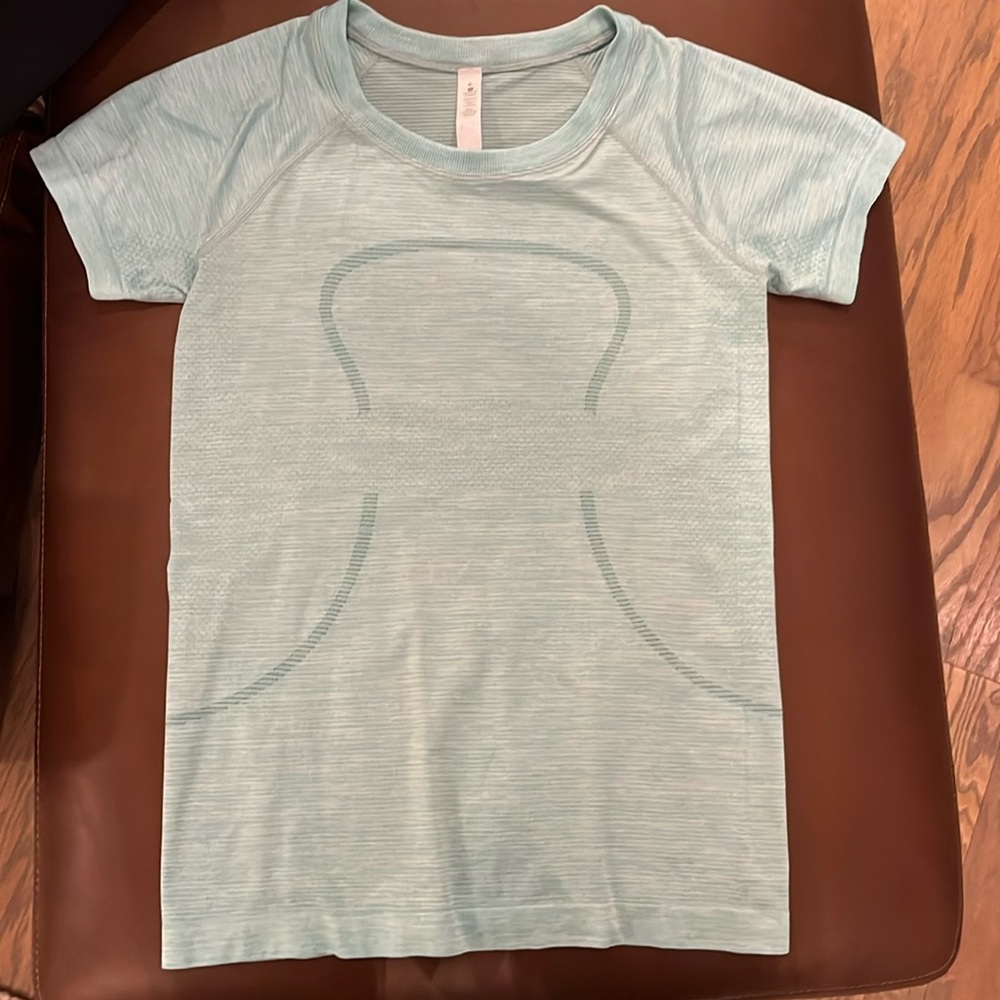 Swiftly tech short sleeve size 6